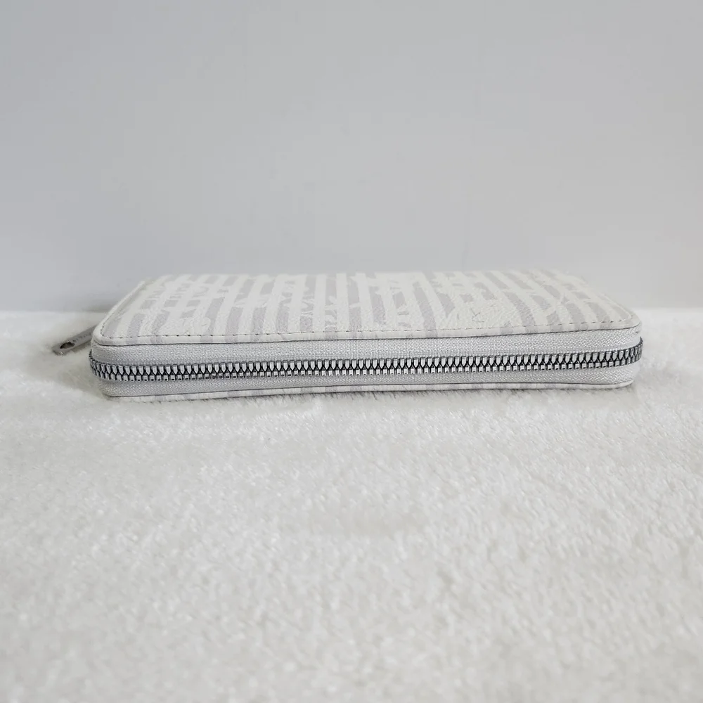 BETSEY Johnson Gray White Striped Floral Flower Box Wallet Clutch